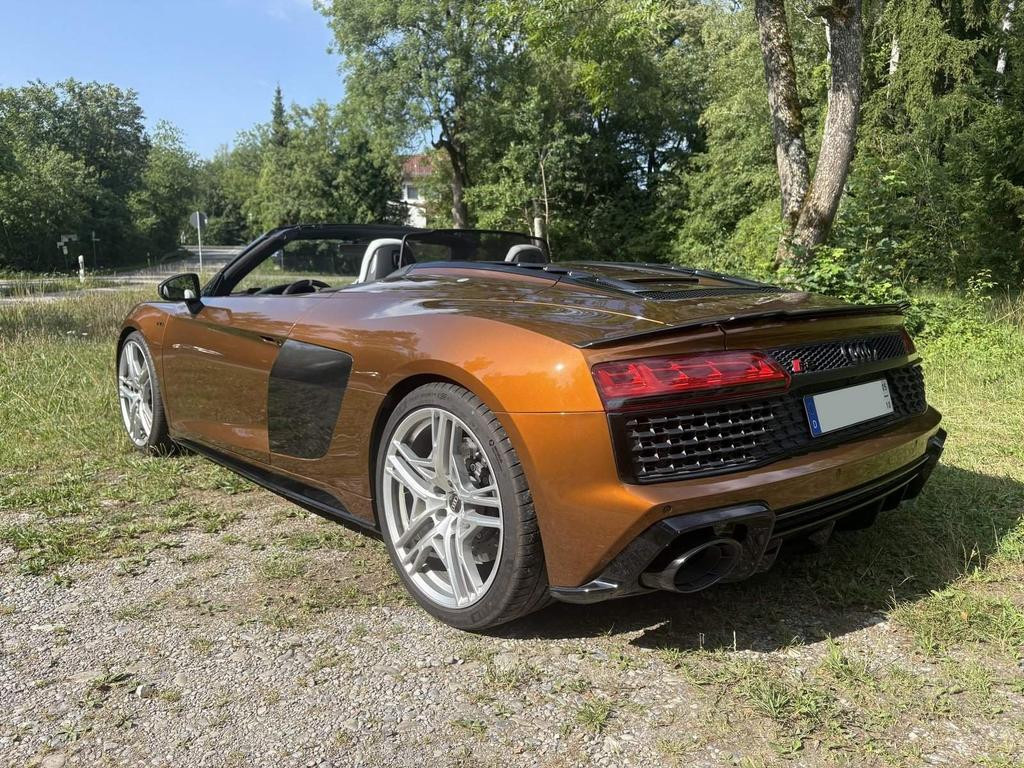 Audi R8