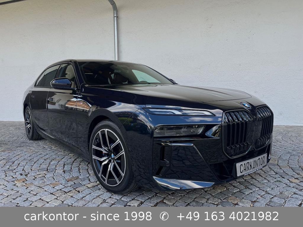 BMW i7