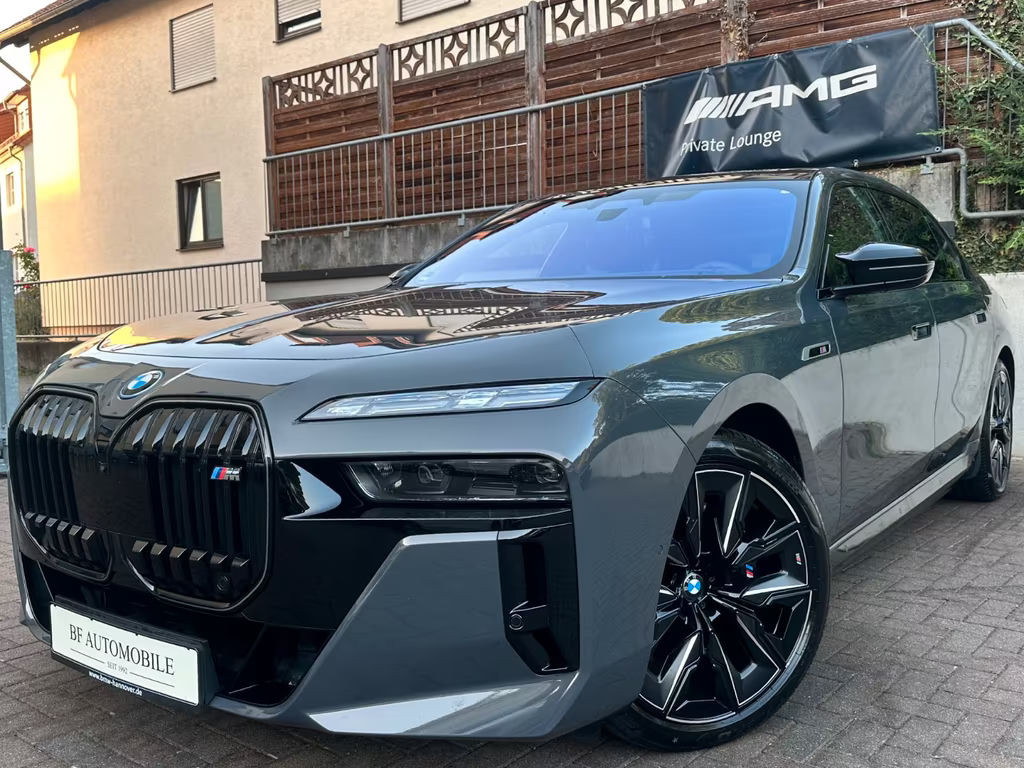BMW i7 xDrive Executive Sedan M70