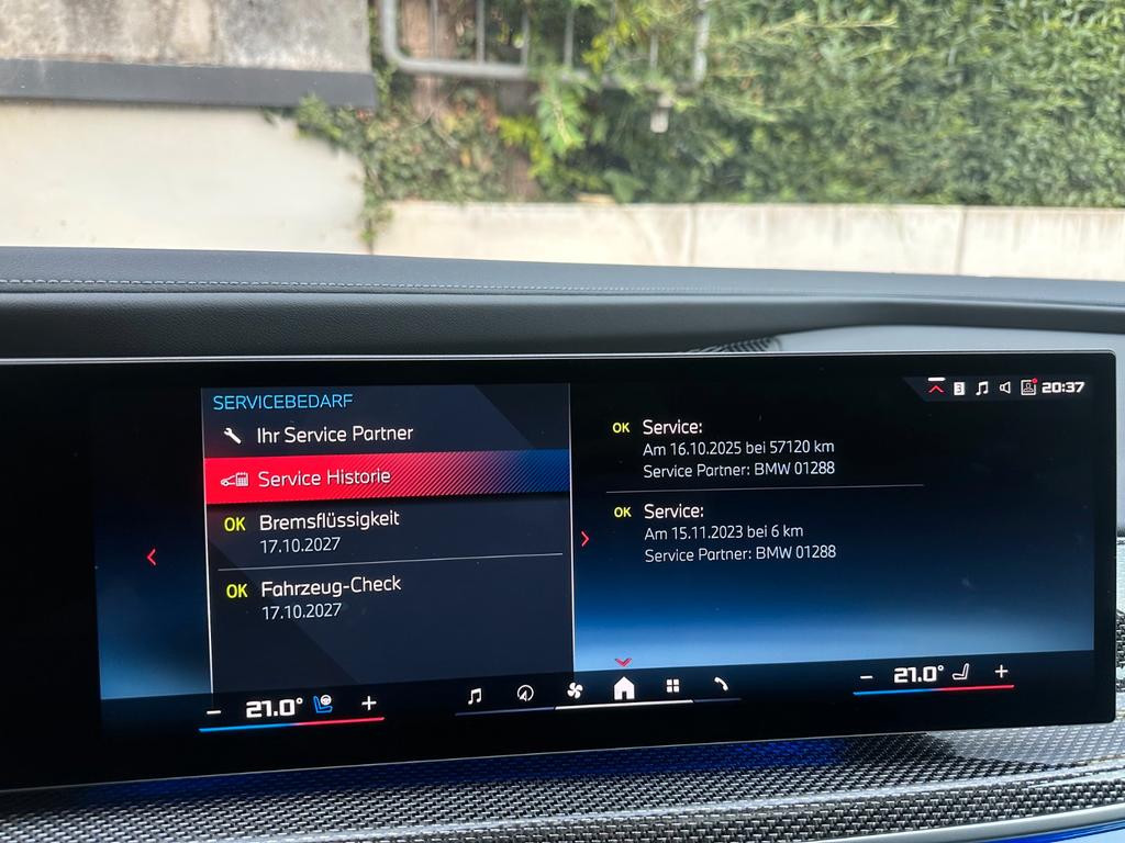 BMW i7