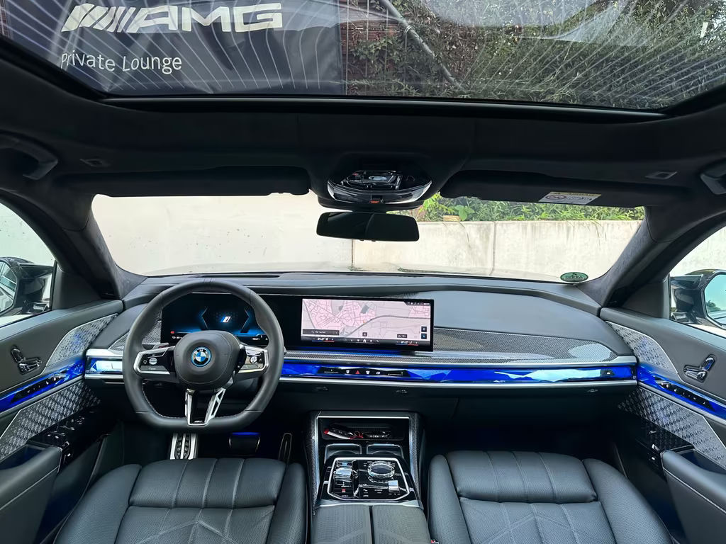 BMW i7