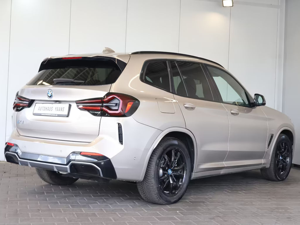 BMW iX3