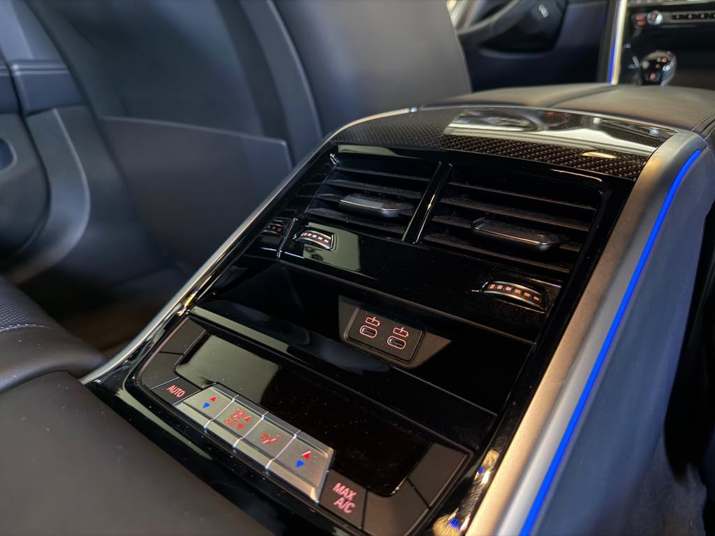 BMW M850