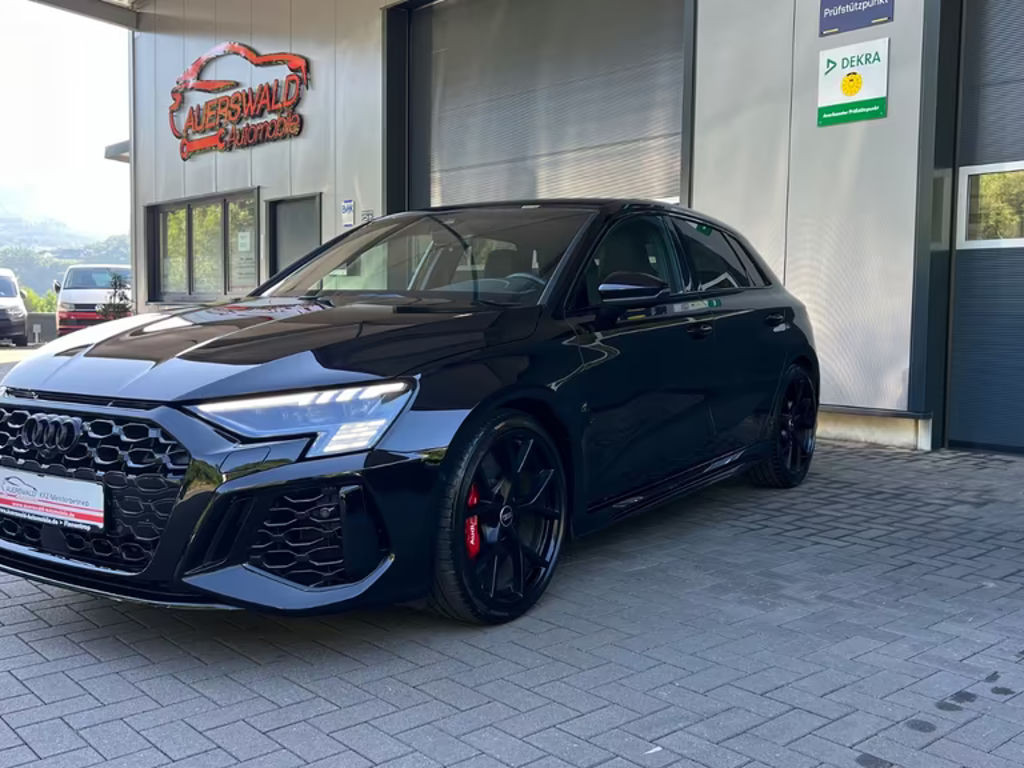 Audi RS3 Sportback Quattro S-Line
