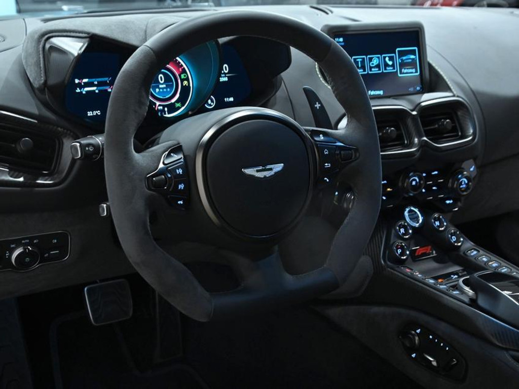 Aston Martin V8 Vantage