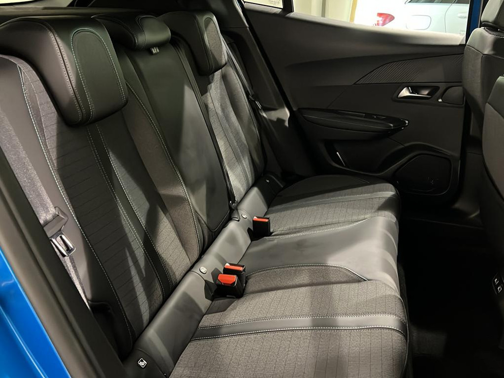 Peugeot e-2008