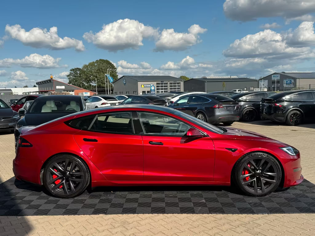 Tesla Model S Plaid