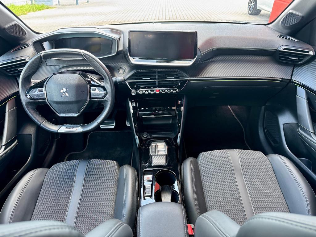 Peugeot e-208