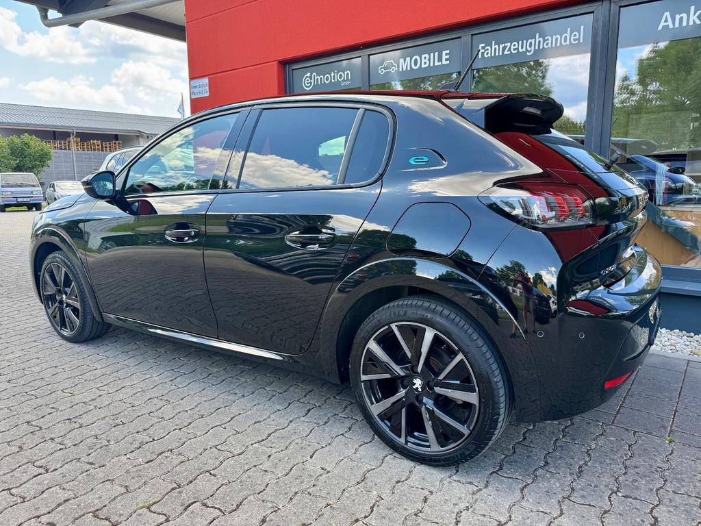 Peugeot e-208