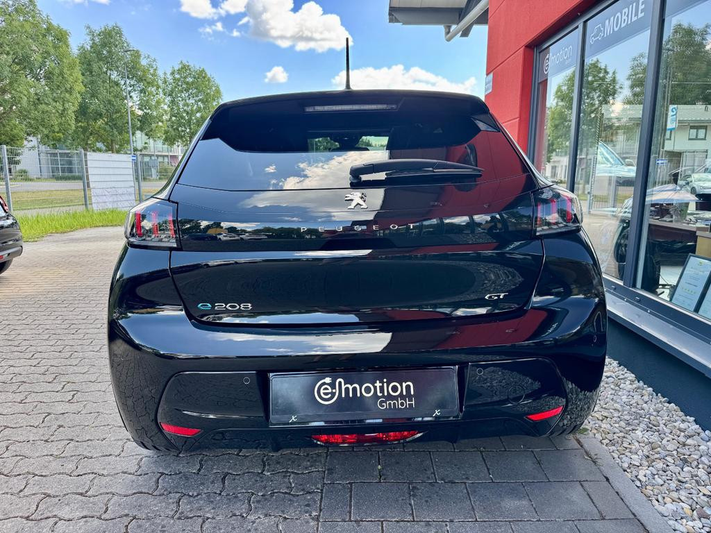 Peugeot e-208