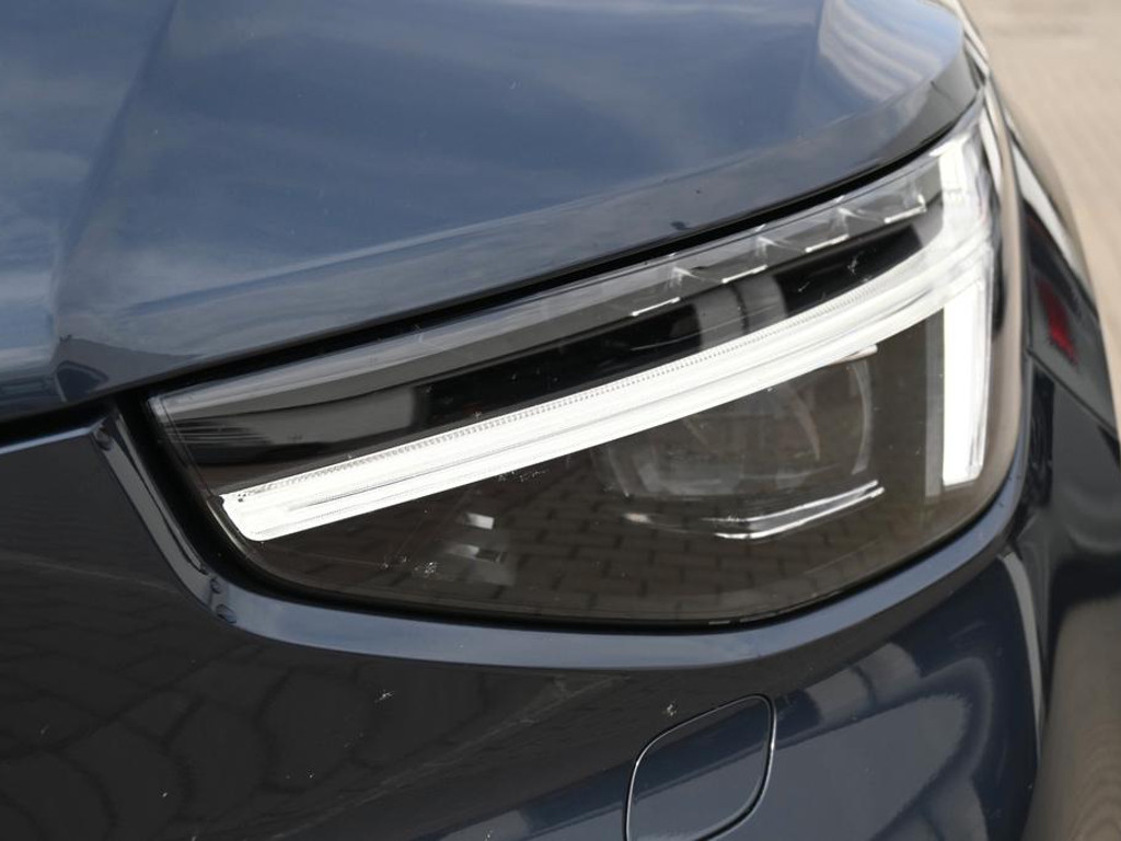 Volvo EX40