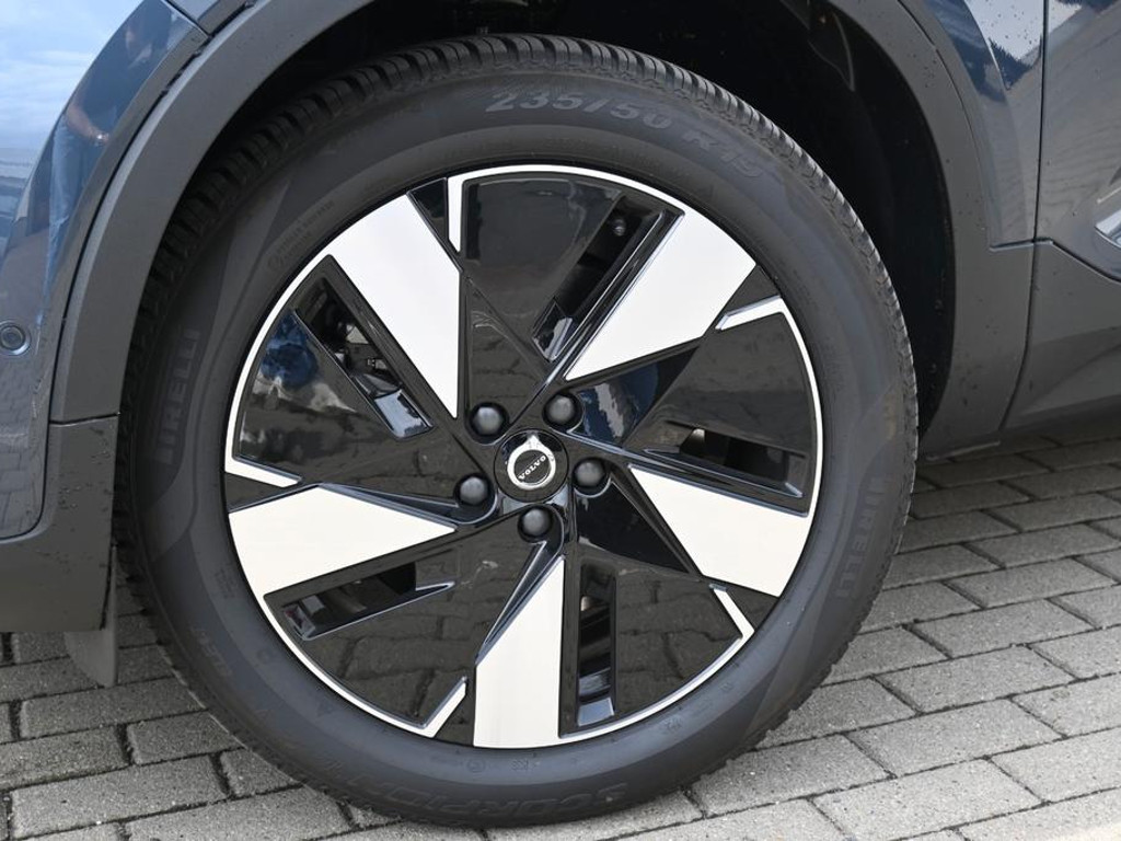 Volvo EX40
