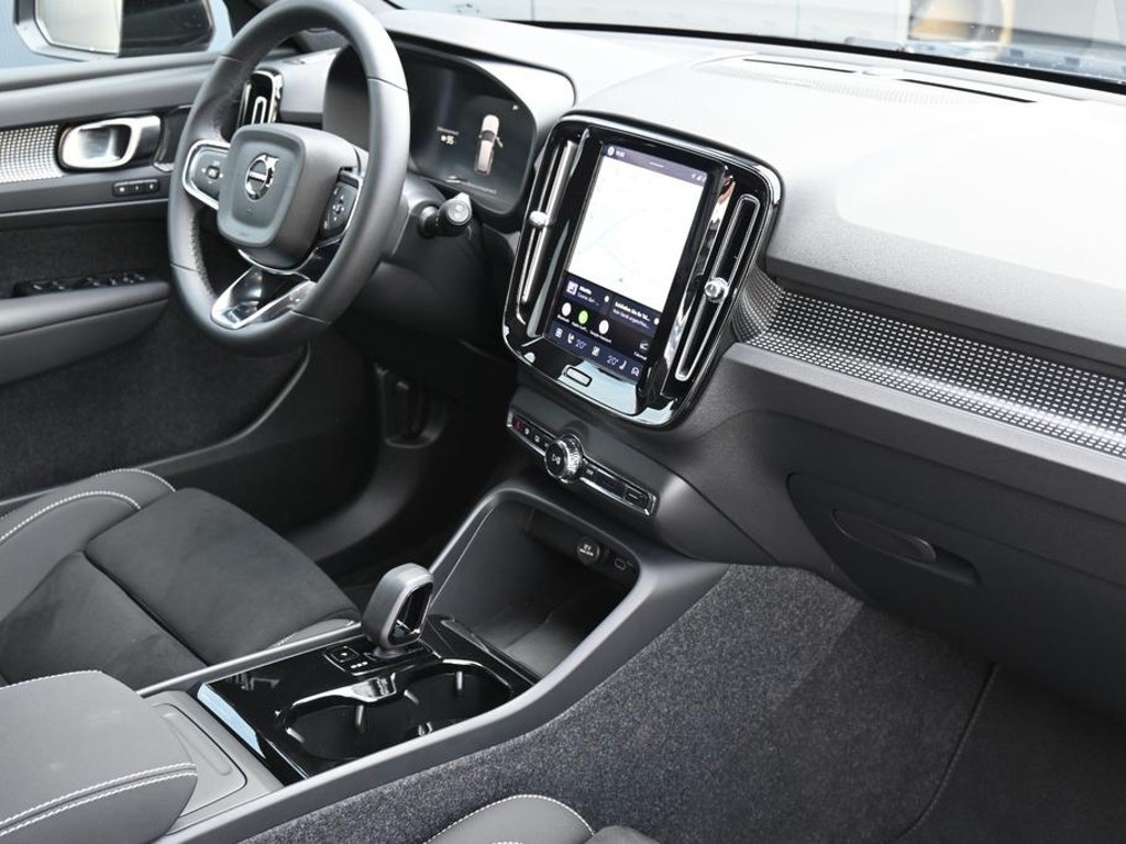 Volvo EX40