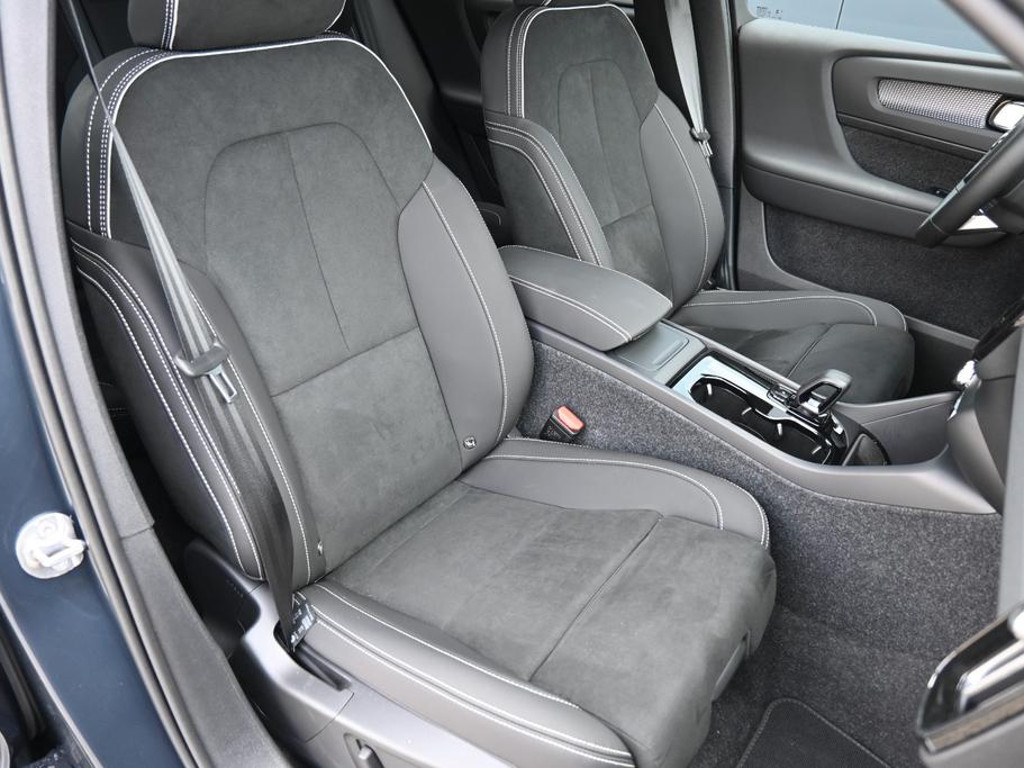 Volvo EX40
