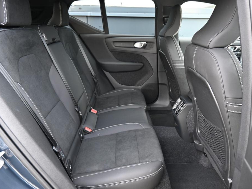 Volvo EX40
