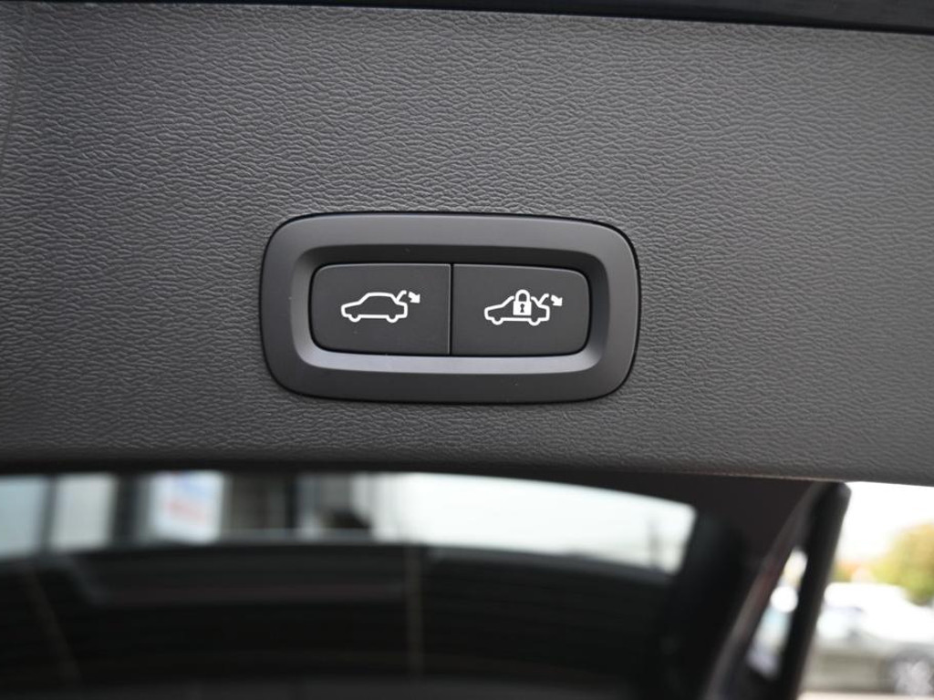 Volvo EX40