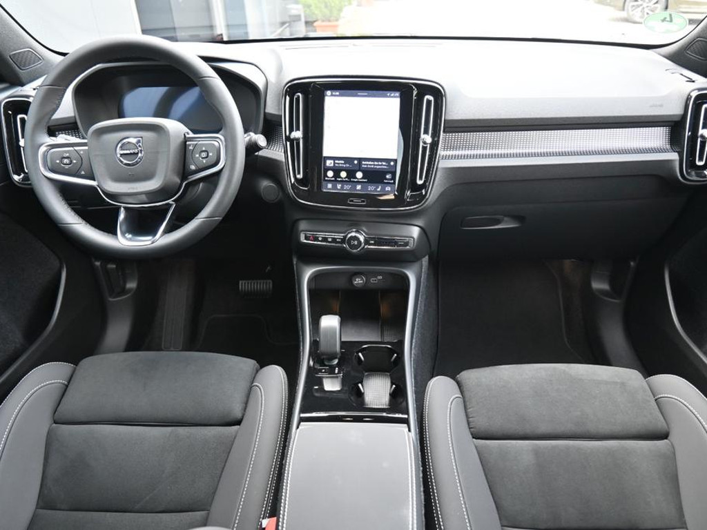 Volvo EX40