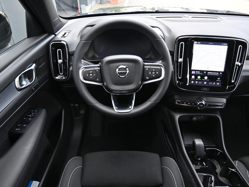 Volvo EX40