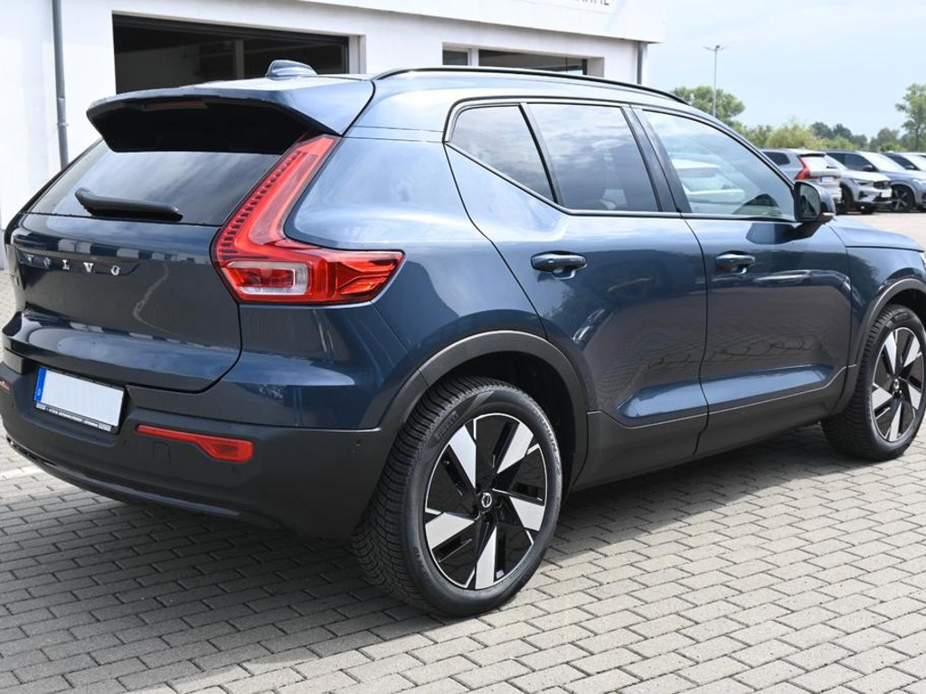 Volvo EX40
