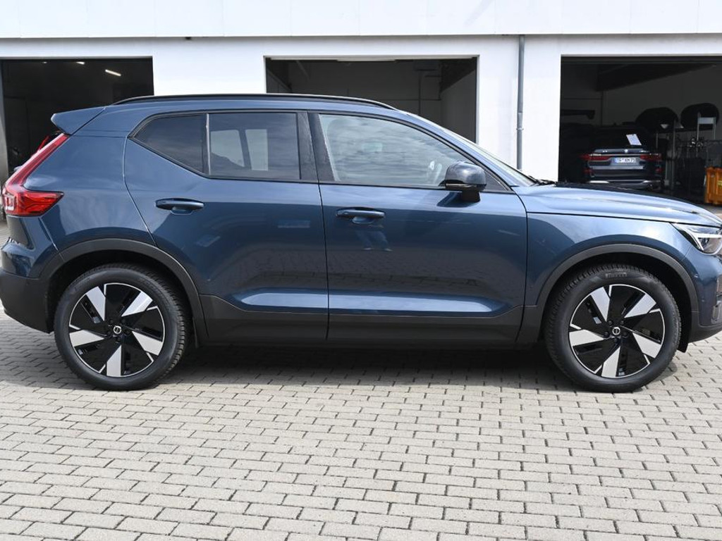 Volvo EX40