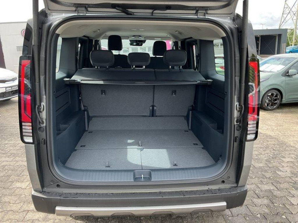 Kia PV5 Passenger