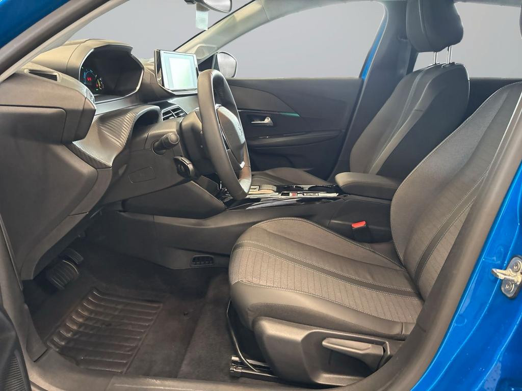 Peugeot e-208