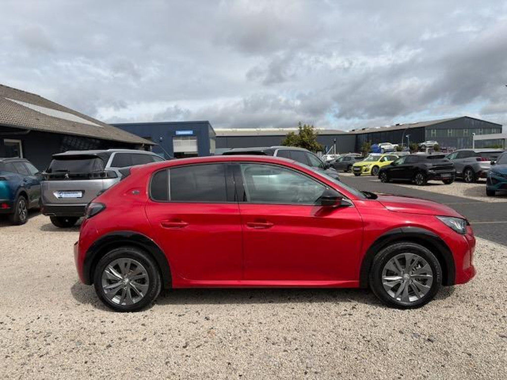 Peugeot e-208