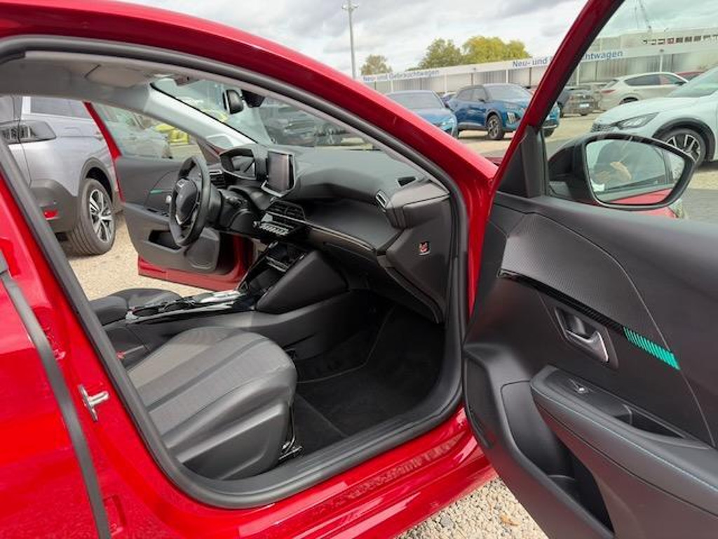 Peugeot e-208