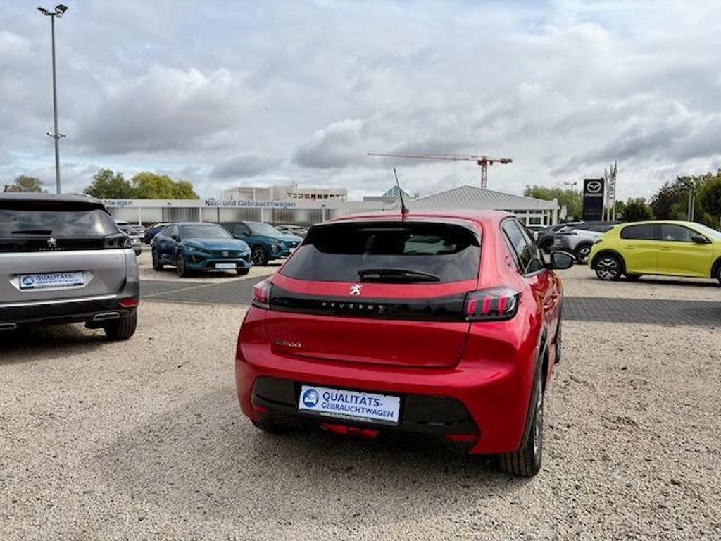 Peugeot e-208