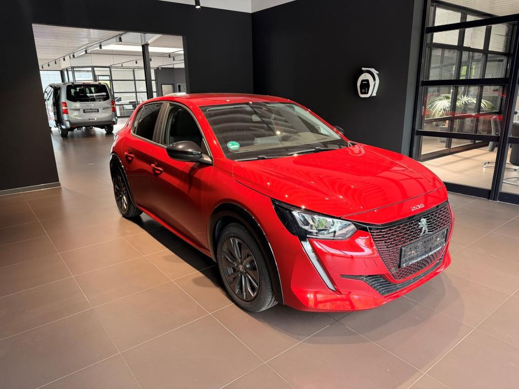 Peugeot e-208
