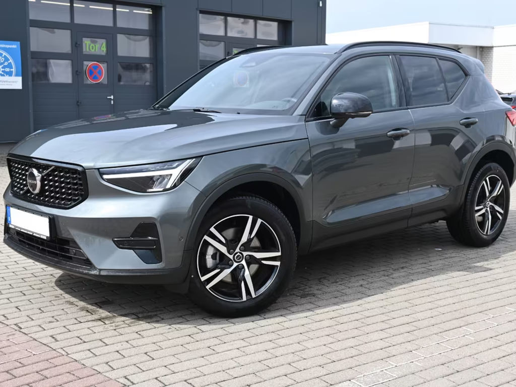 Volvo XC40 Plus Dark