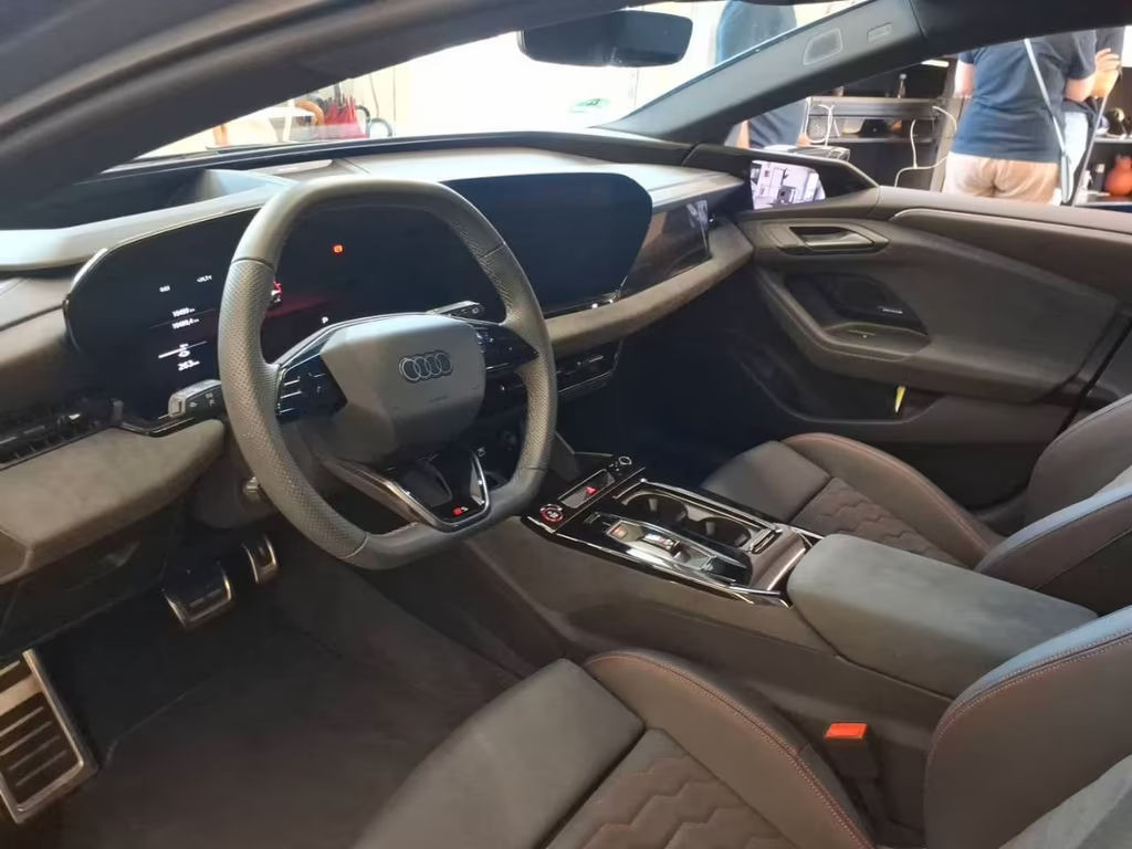 Audi S6 e-tron