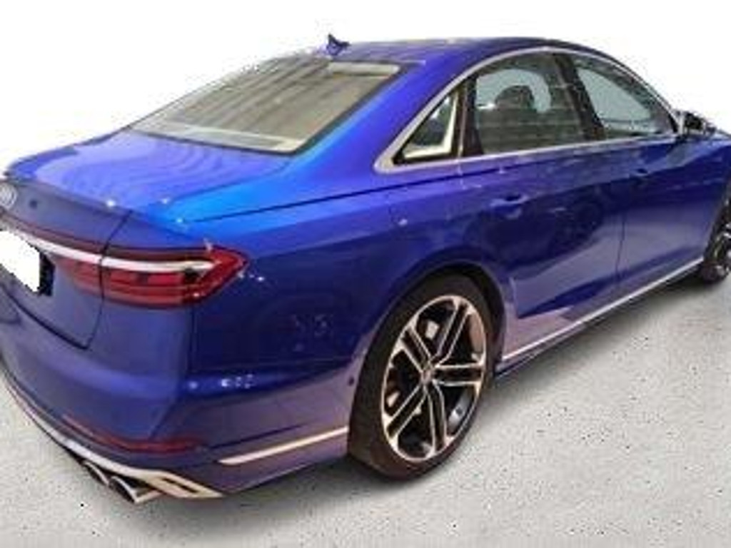 Audi S8