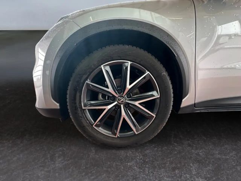 Lexus LBX
