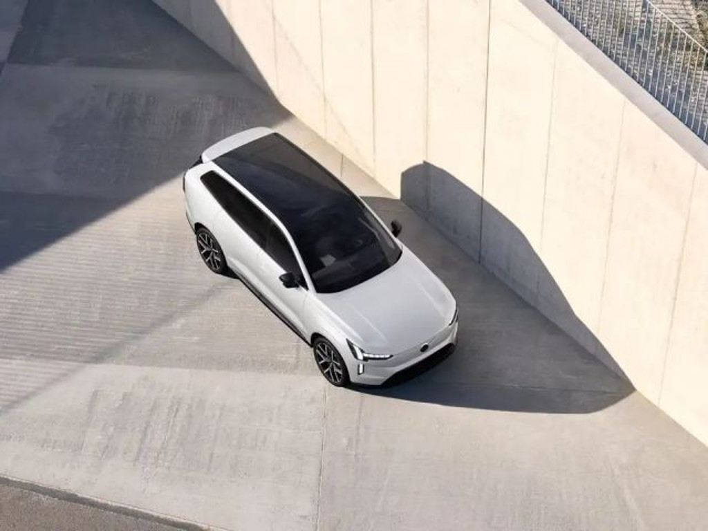 Volvo EX90