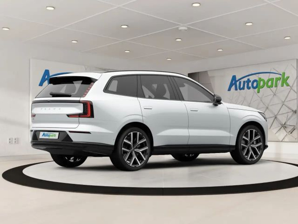 Volvo EX90