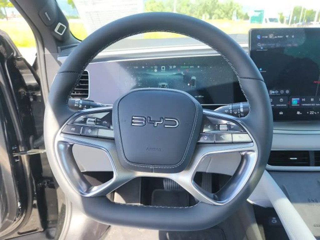 BYD Sealion 7