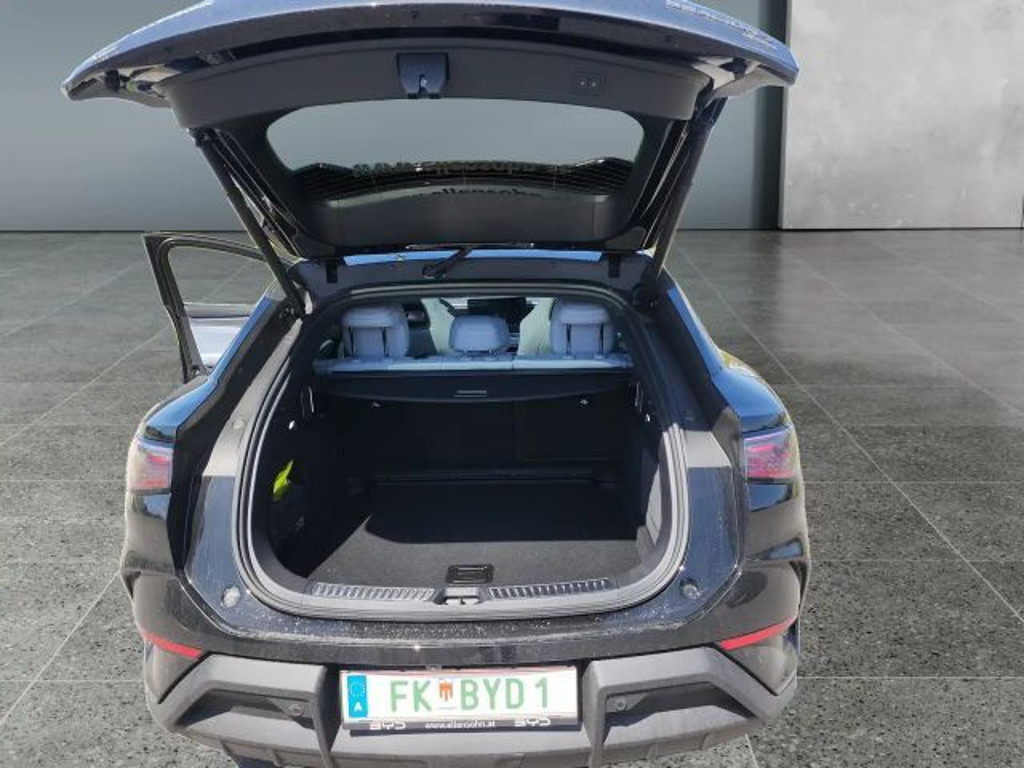 BYD Sealion 7