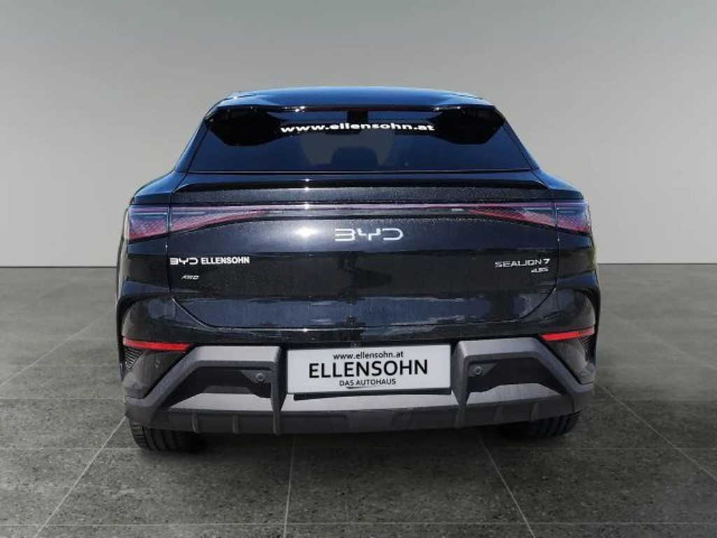 BYD Sealion 7