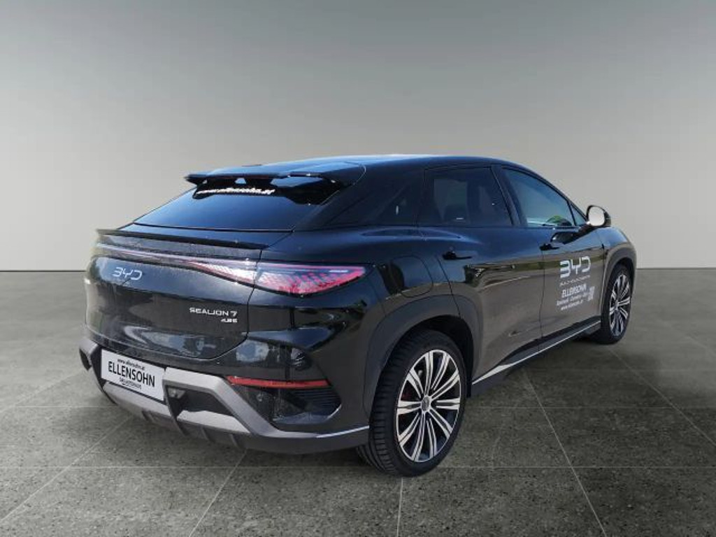BYD Sealion 7