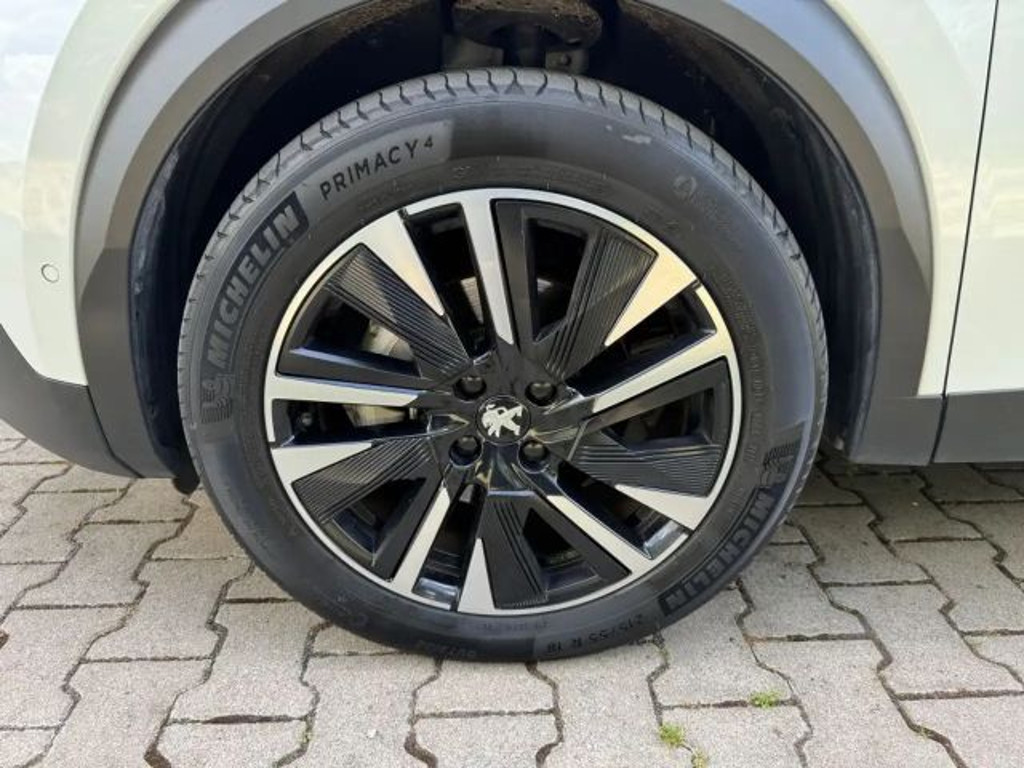 Peugeot e-2008