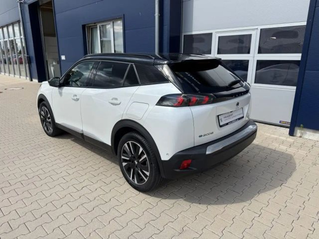 Peugeot e-2008