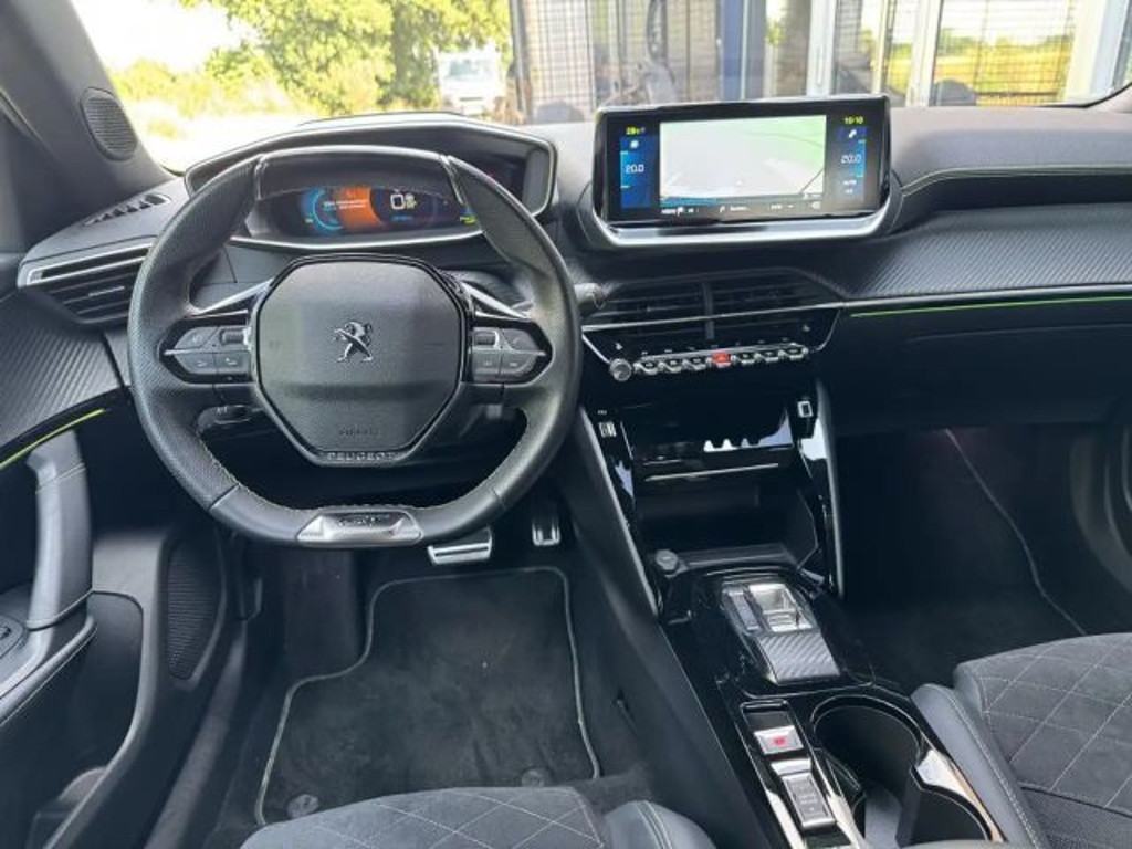 Peugeot e-2008