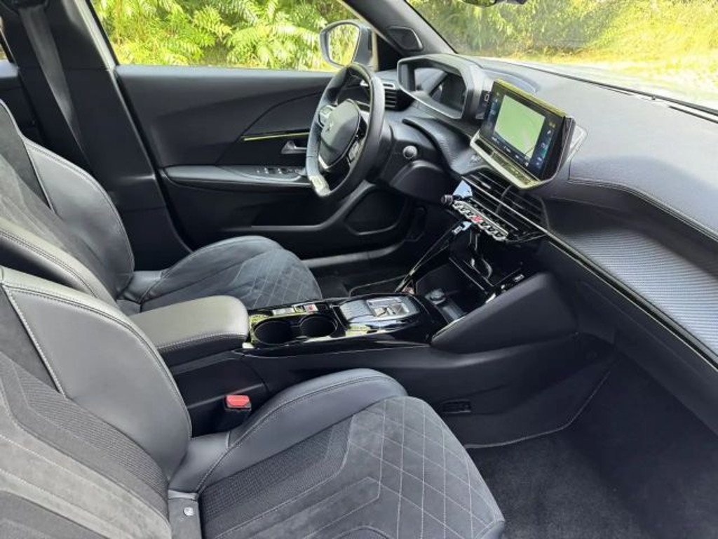 Peugeot e-2008