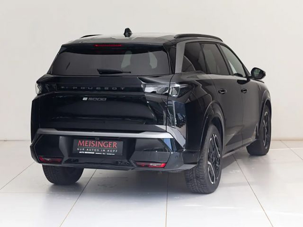 Peugeot E-5008
