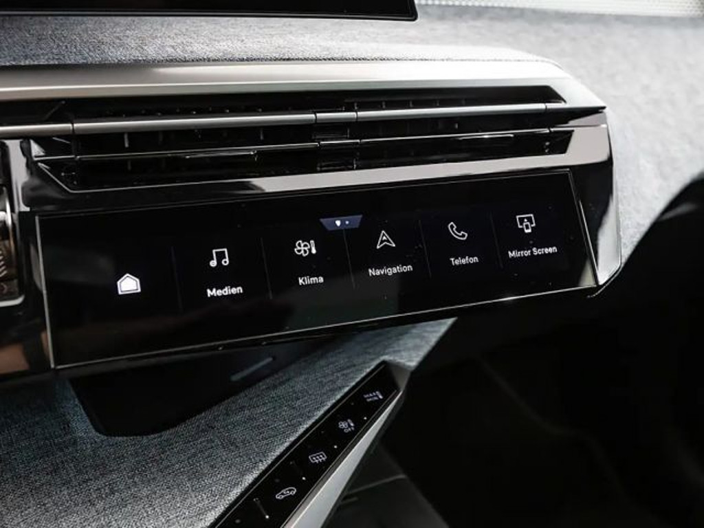 Peugeot E-5008