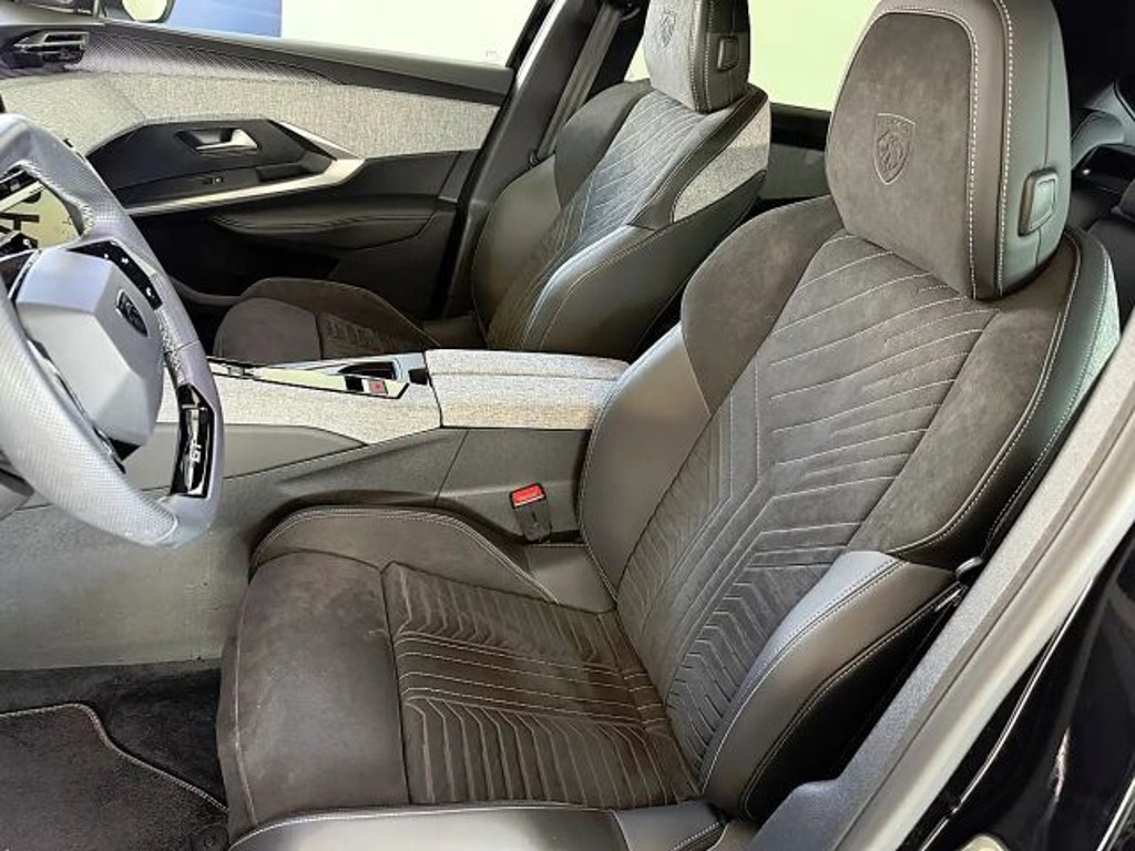 Peugeot E-3008