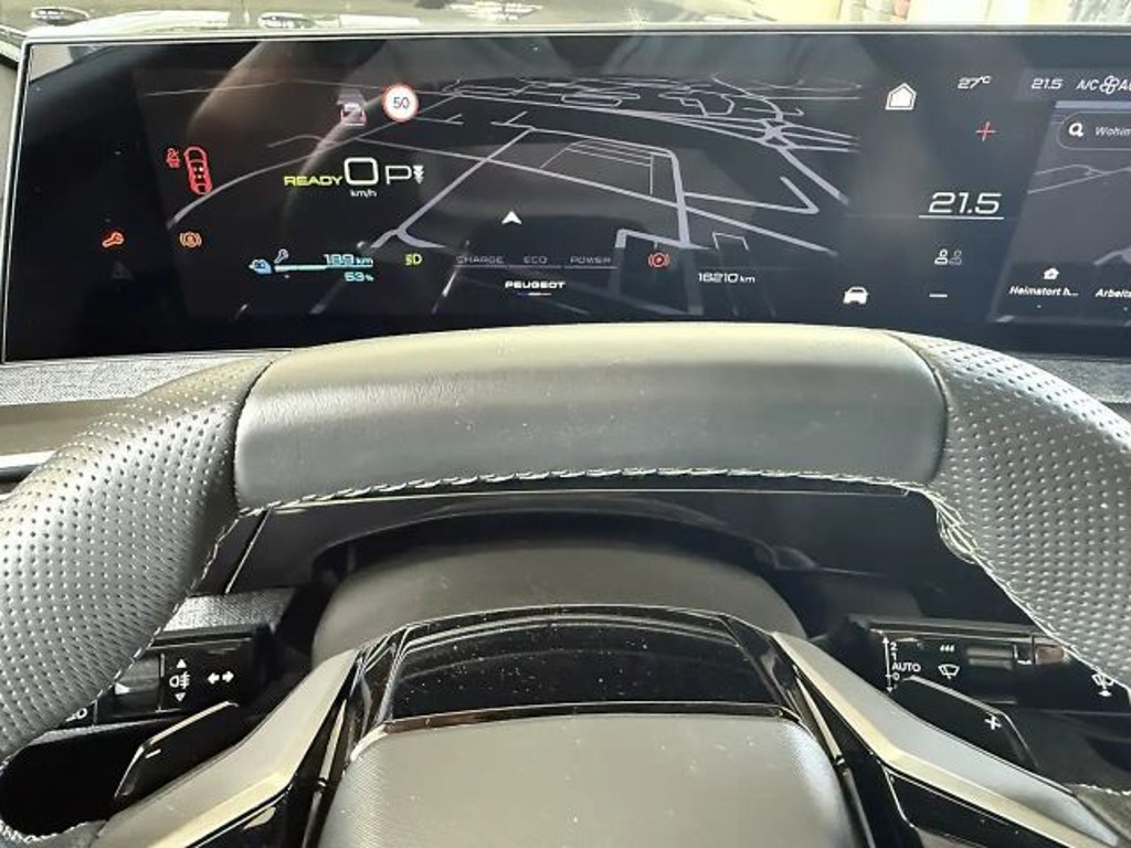Peugeot E-3008