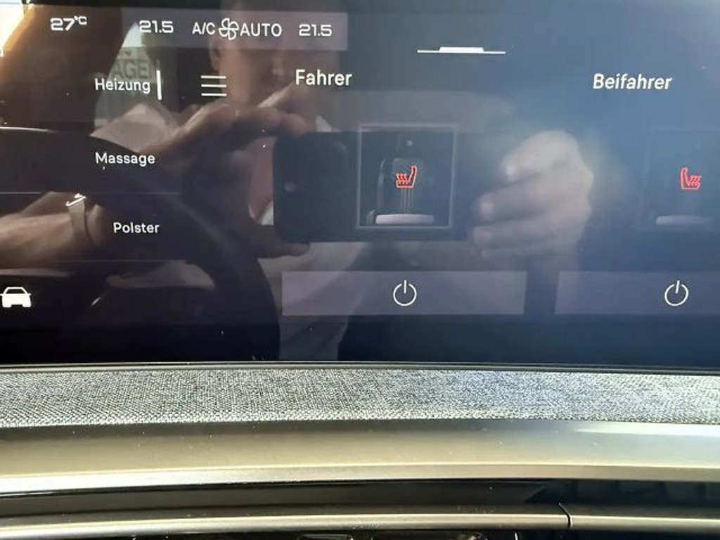 Peugeot E-3008