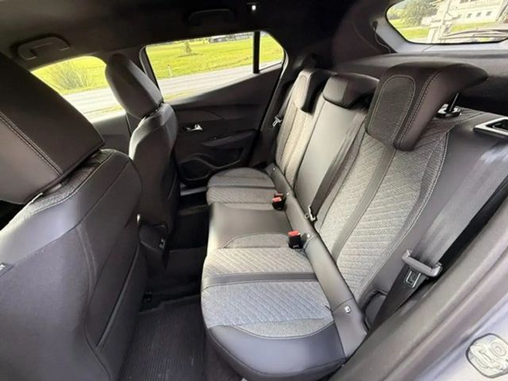 Peugeot e-2008